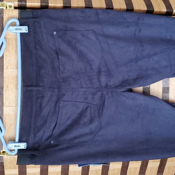 Nwt! Vera wang faux suede pants - Picture 5 of 10